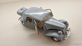 1:18 CITROEN 15CV - 9