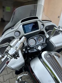 Harley Davidson Road Glide 117 CVO - 9