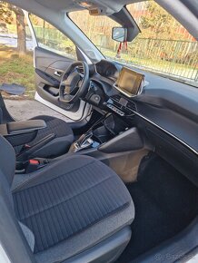 Peugeot 208 1.2 puretech 74 kW automat - 9