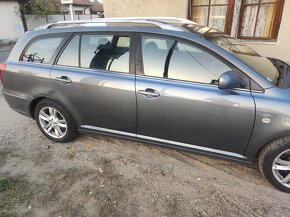 Predám vymením Toyota Avensis combi - 9