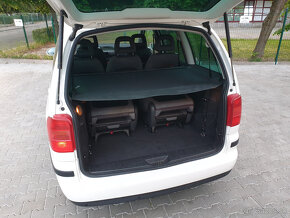 SEAT Alhambra Eco 2.0 TDI • 103 kW • rok 2010 • 7 miest - 9