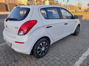 Hyundai i20  1,2 i, r.v.2014, ČR, najeto 81200 km, nová STK - 9