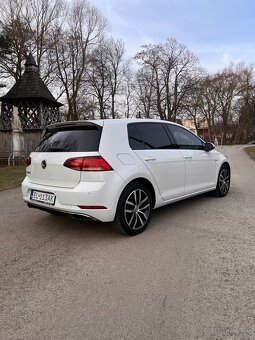 Volkswagen Golf E-Golf - 9