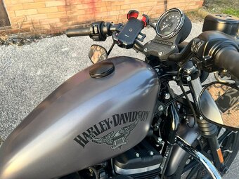 Harley-Davidson Sportster 883 - 9