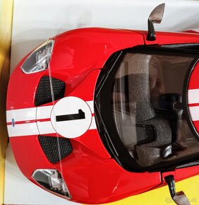 1:18 FORD GT 2018 a PORSCHE 356B cabriolet, Bburago - 9