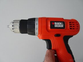 Predám kvalitnú AKU-VŔTAČKA/ŠRÓBOVAčKA+BATERIA Black Decker - 9