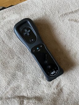 Wii controller - 9