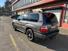 Toyota Landcruiser 100 V8 4,7 - 9