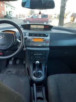 Citroen C4 - 1.4 16V -65 KW - 9