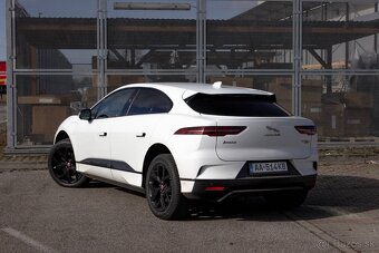 Jaguar I-Pace EV400 - 9