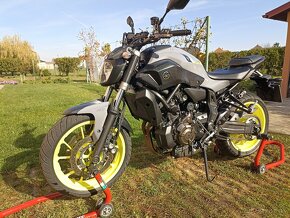 Yamaha MT07 - 9