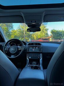 Jaguar XE 2.0d 180k Portfolio - 9