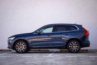 Volvo XC60 T5 Momentum AWD A/T - 9