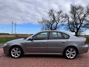 Exkluzivní Subaru Legacy 2,0 R 121kW AWD r.v 2006 1.Majitel - 9