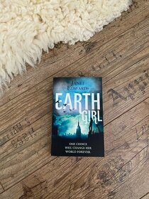 Earth girl - Janet Edwards - 9