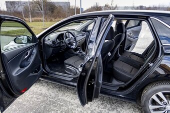 Hyundai i30 1,6 CRDi 7DCT (automat, LED svetlá, Car Play) - 9