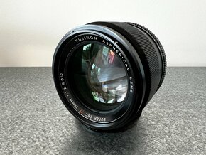 56mm f1.2 portrétny objektív pre Fujifilm X - 9