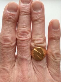 elegantný pánsky zlatý prsteň,21K, 9,7g,veľkosť 10,5(20,2mm) - 9