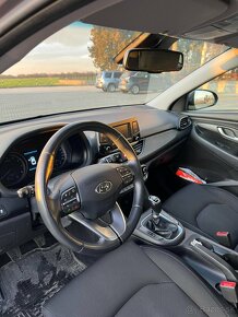 Hyundai i30 Fastback 8/2018 - 9