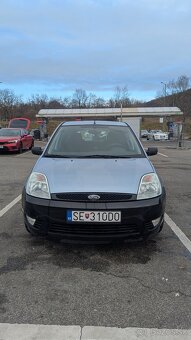 Ford Fiesta MK5 - 9