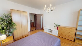 Priestranný zariadený 3 izbový byt s lodžiou 80 m2 ZÁPAD - 9