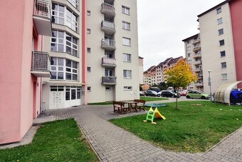 Na predaj 2+1 izbový byt, Sihoť Armádna ul. Trenčín, balkón - 9