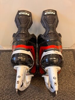 BRUSLE CCM JETSPEED FT6 VEL. 44/9D - 9