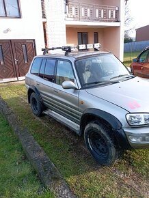 TOYOTA RAV4 - 9