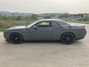 Dodge Challenger 5,7 HEMI— 276 kW—rok 2017–manuál - 9