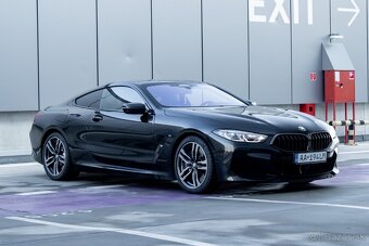 BMW 850i - 9