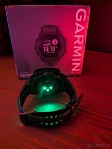 Garmin Instinct BLACK + nabíjačka - 9