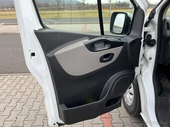 Renault Trafic DCi 125 9 míst 2 šoupačky koup. ČR - 9