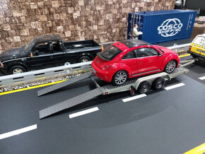 Model 1:18 Jeep Cherokee + prepravník + VW new Beetle - 9