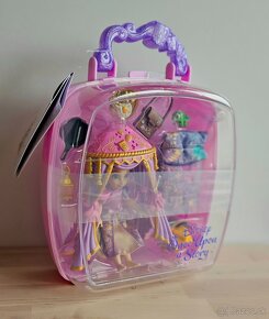 Rapunzel Na Vlásku kufrík original Disney Locika bábika set - 9