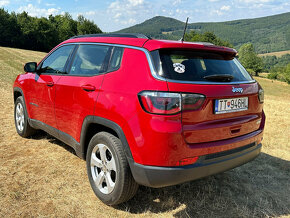 Jeep Compass 1.6 - 9