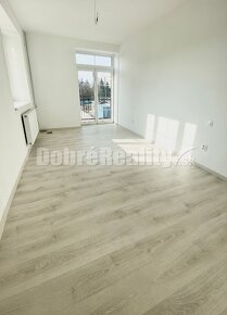 2 izbový byt s 2mi balkónmi Nové Zámky - 9