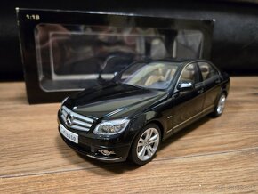 Modely Mercedes Benz 1:18 AUTOart Norev - 9