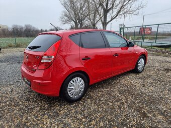 Hyundai i30 1.6 CRDi - 9