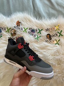 Jordan 4 - 9