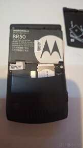 Motorola Razr V3 top stav - 9