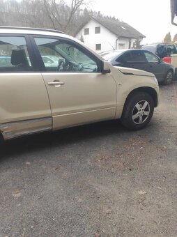 Suzuki Grand Vitara 2.0 4x4 benzín - 9