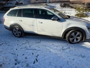 Škoda Octavia Scout 2.0 TDI DSG WEBASTO 4x4 - 9