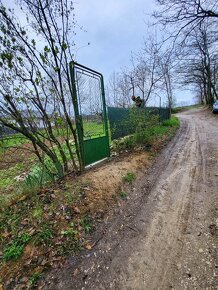 Na predaj záhrada a chatkou  pri lese   Štitáre - 9