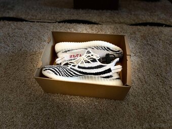 Yeezy 350 V2 Zebra (veľ. 46) - 9