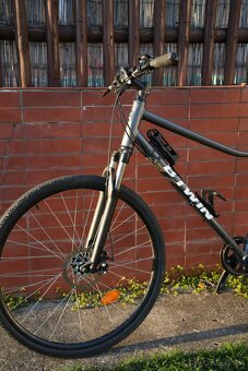 Trekingový bicykel 500 + Van Rysel cyklo prilba XL - 9