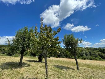 Na predaj pozemok s povolením na výstavbu RD - 9