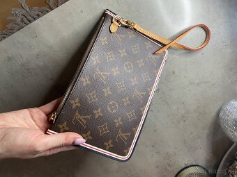 Psaníčko z Neverfull Louis Vuitton,kolekce Game On - 9