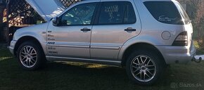 Mercedes ML R19 - 9