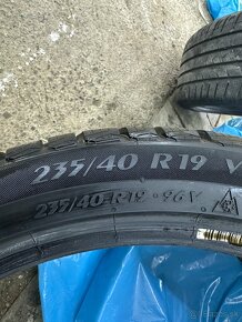 zimne pneumatiky 235/40 r19 - 9