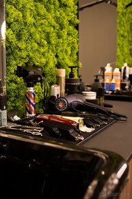 HĽADÁME BARBERA - PULLUP BARBERSHOP RAČA - 9